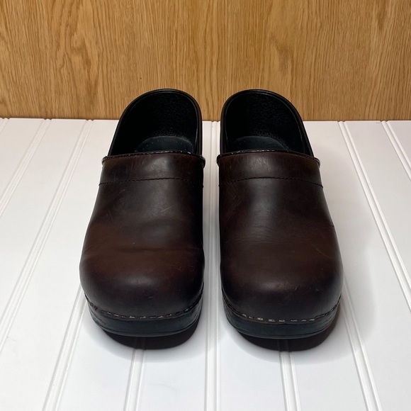 Dansko Women’s Professional Clogs Nursing Clogs Comfort Antique Brown Size - Picture 2 of 11